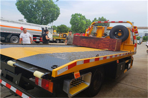 西林区附近拖车电话号码服务