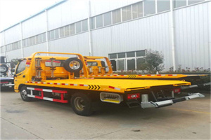 西林区附近拖车救援搭电